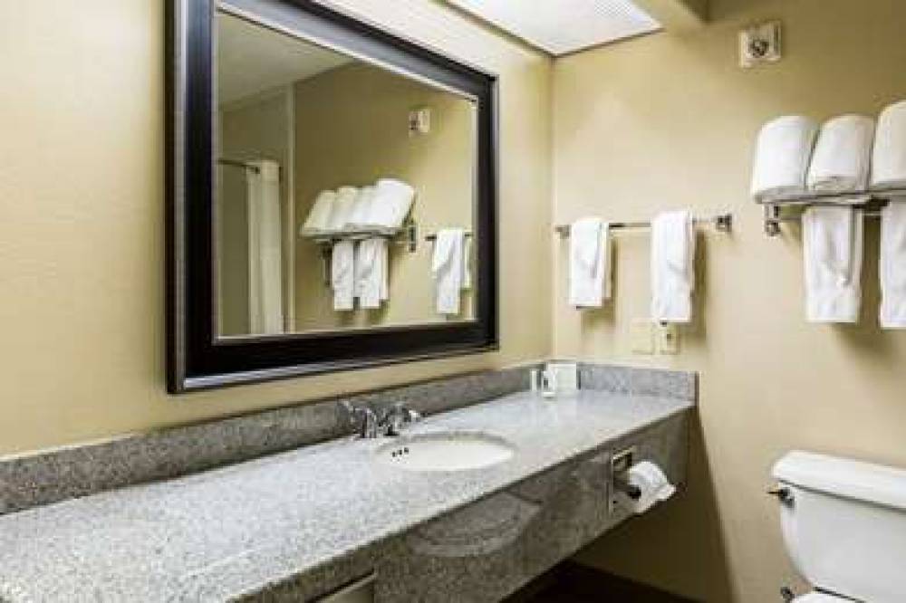 Comfort Suites Westchase 8