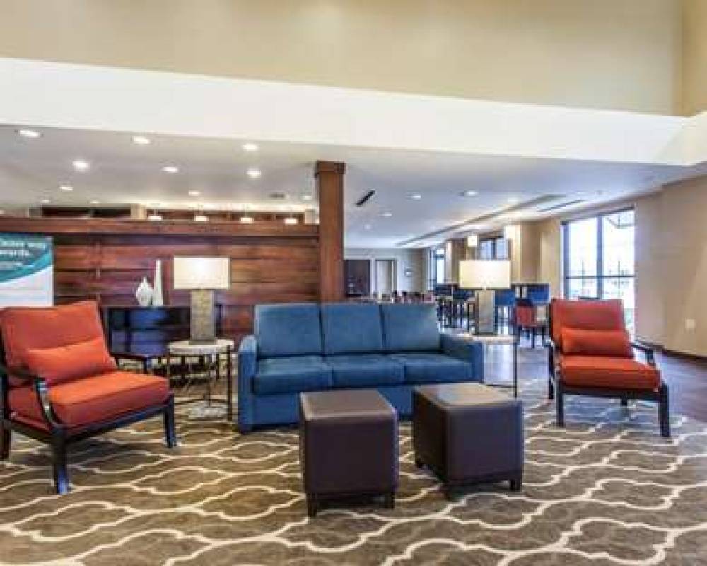 COMFORT SUITES YOUNGSTOWN 5