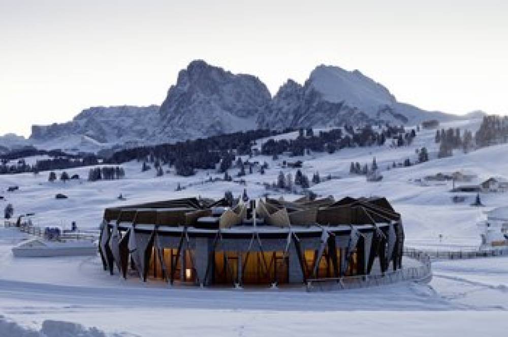 COMO ALPINA DOLOMITES 1