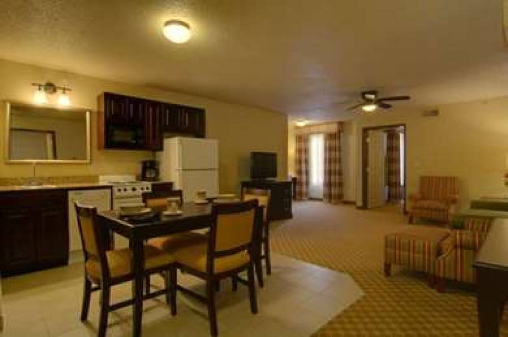 COUNTRY INN AND SUITES BY RADISSON 10