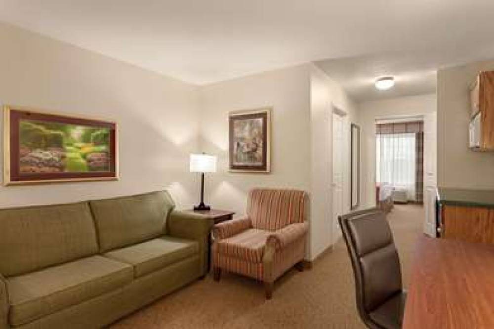 COUNTRY INN AND SUITES BY RADISSON 6