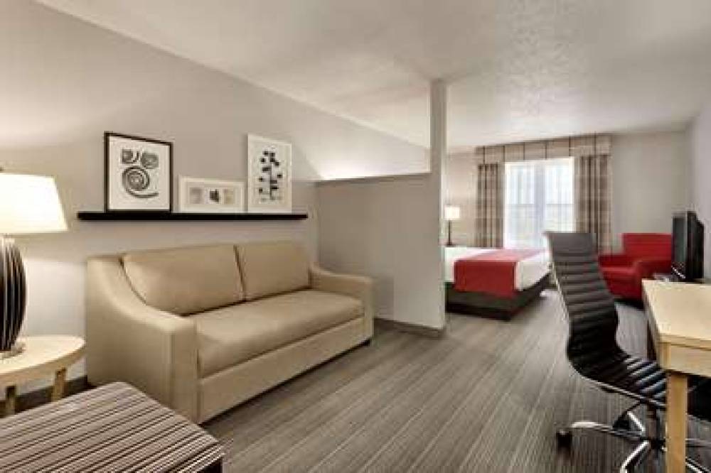 COUNTRY INN AND SUITES BY RADISSON 4