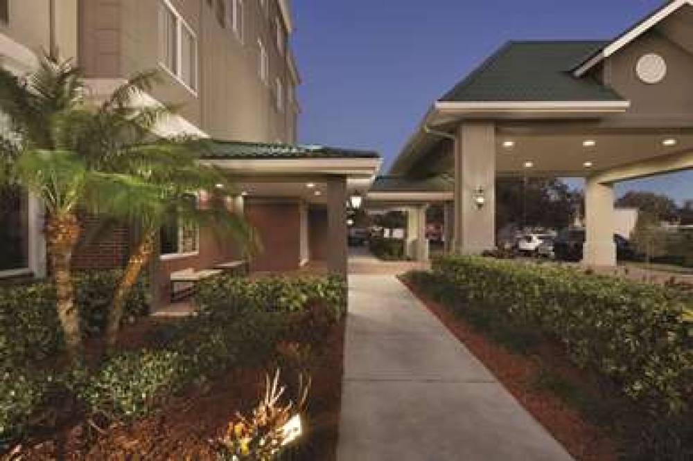 COUNTRY INN AND SUITES BY RADISSON 3