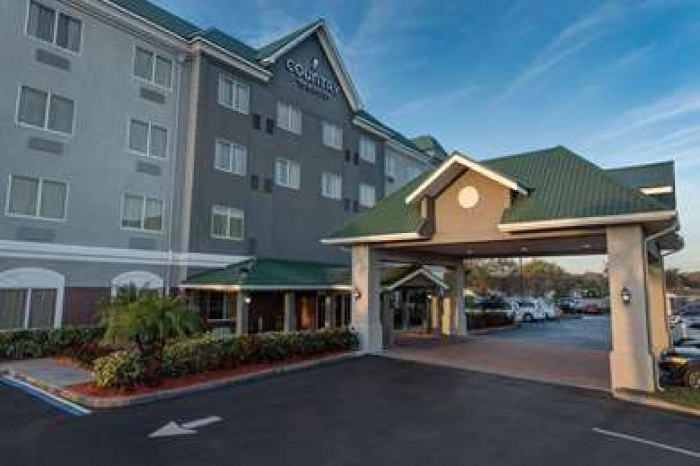 COUNTRY INN AND SUITES BY RADISSON 6