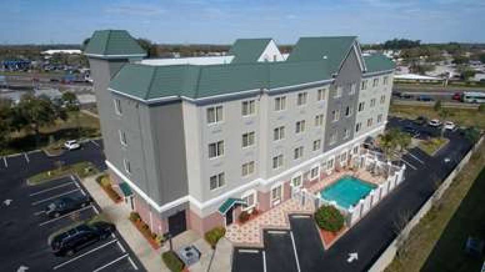 COUNTRY INN AND SUITES BY RADISSON 2