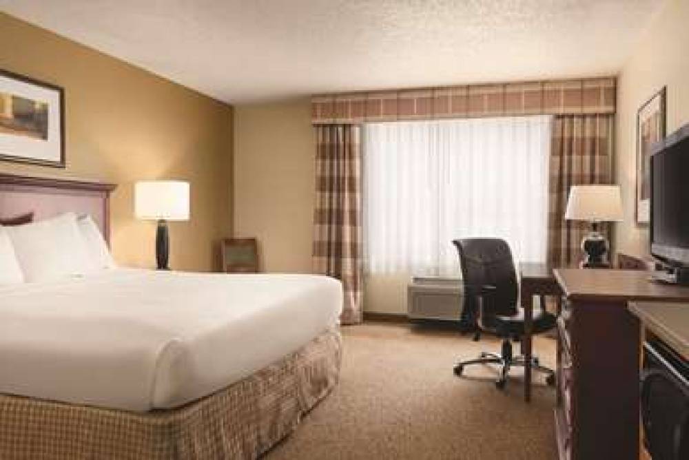 COUNTRY INN AND SUITES BY RADISSON 3