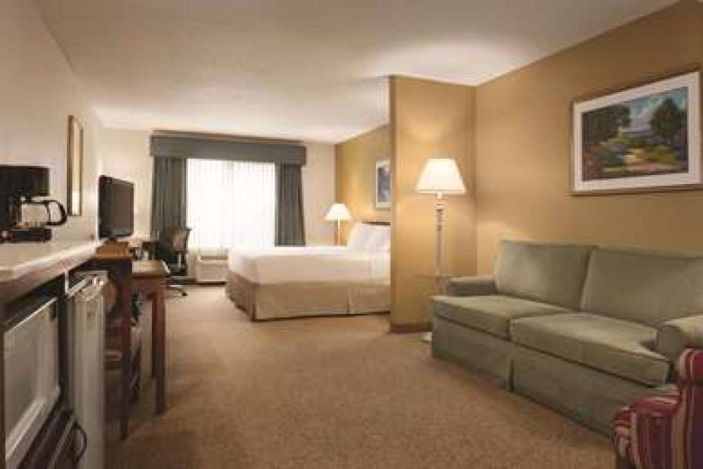 COUNTRY INN AND SUITES BY RADISSON 4