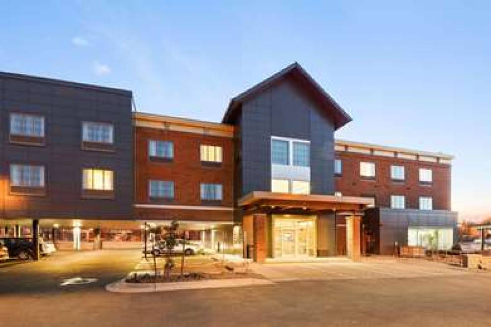 COUNTRY INN AND SUITES BY RADISSON 2