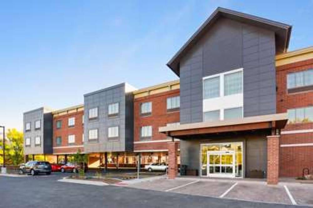 COUNTRY INN AND SUITES BY RADISSON 1