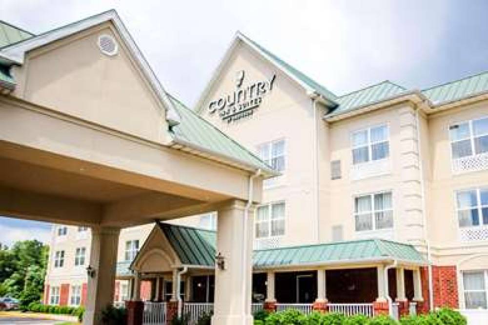 COUNTRY INN AND SUITES CHESTER 2