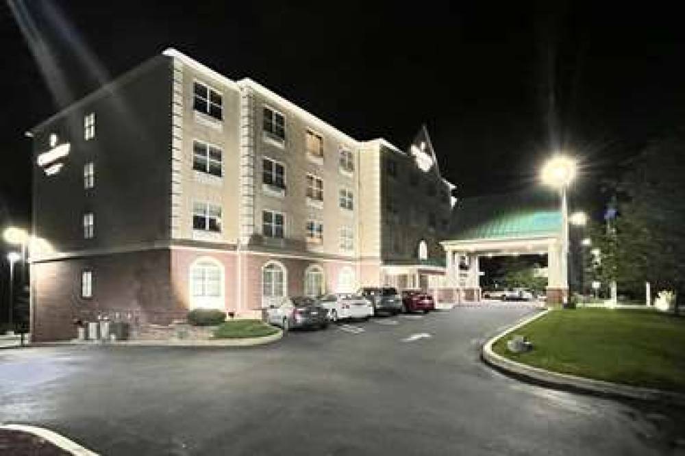 COUNTRY INN AND SUITES 2