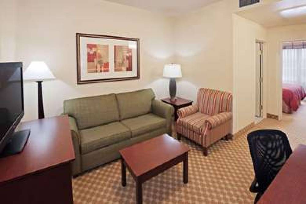 COUNTRY INN AND SUITES 4