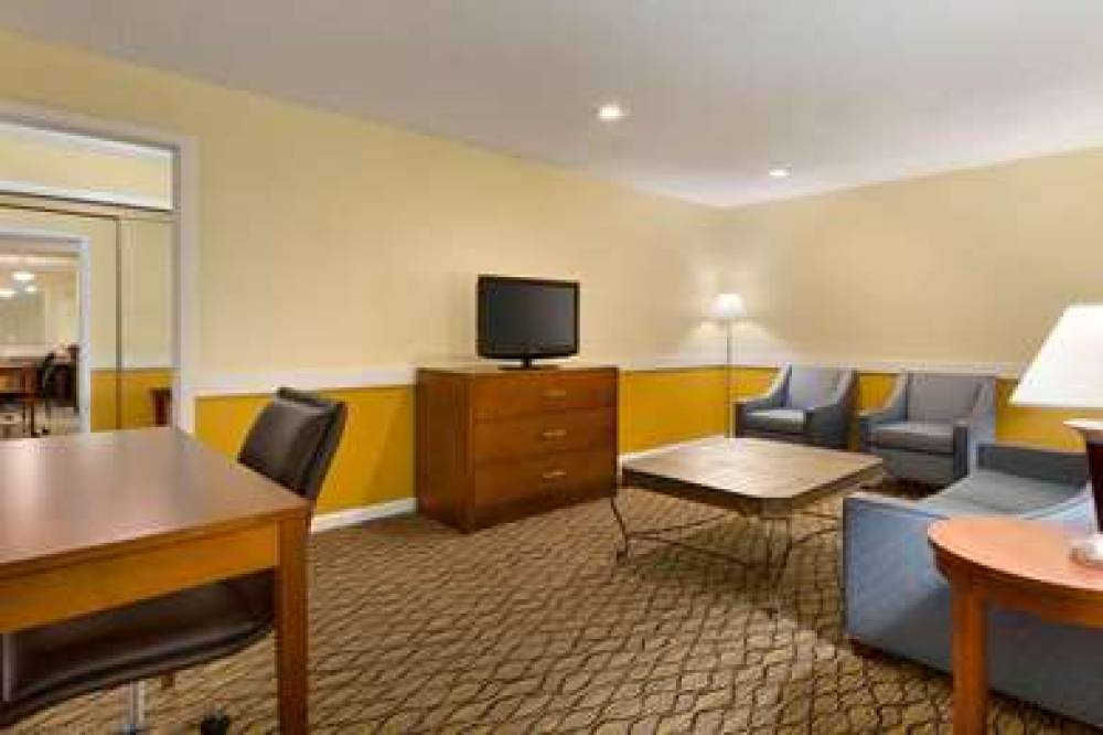 COUNTRY INN AND SUITES 6