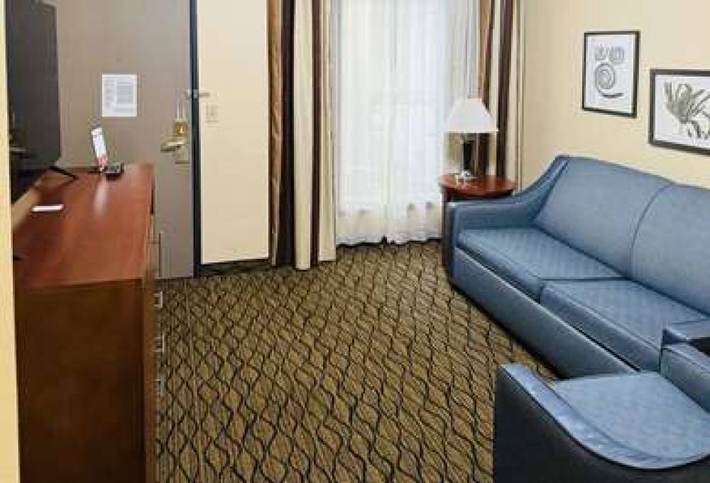 COUNTRY INN AND SUITES 10