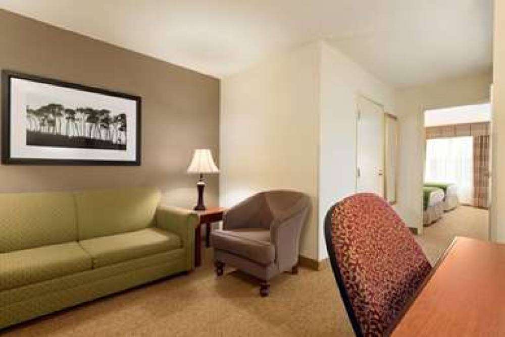 COUNTRY INN AND SUITES PADUCAH 8