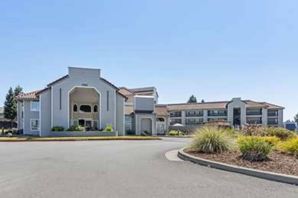 COUNTRY INN AND SUITES VALLEJO 1