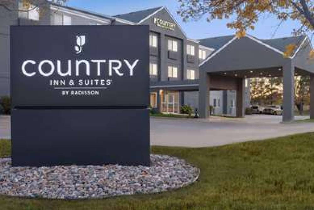 COUNTRY INN BROOKINGS SD 1