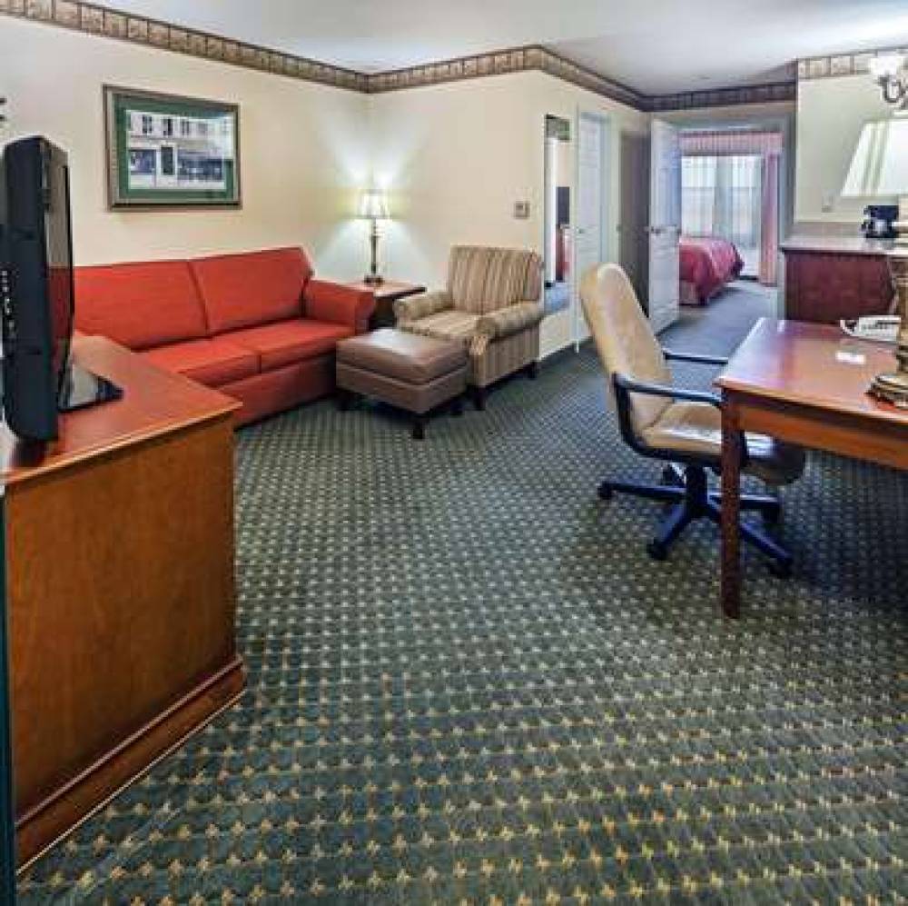 COUNTRY INN SUITES AMARILLO 4