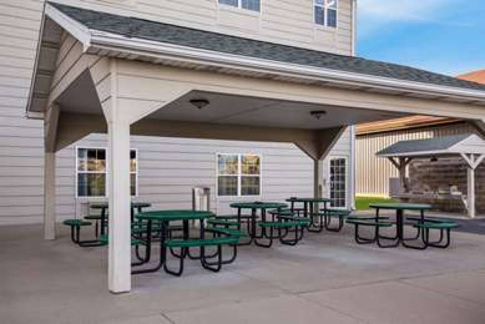 Country Inn & Suites By Carlson, Marion, IL 7