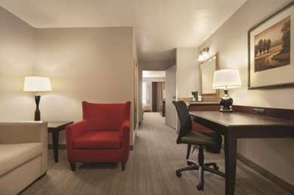 Country Inn & Suites By Carlson, Moline Airport, IL 9