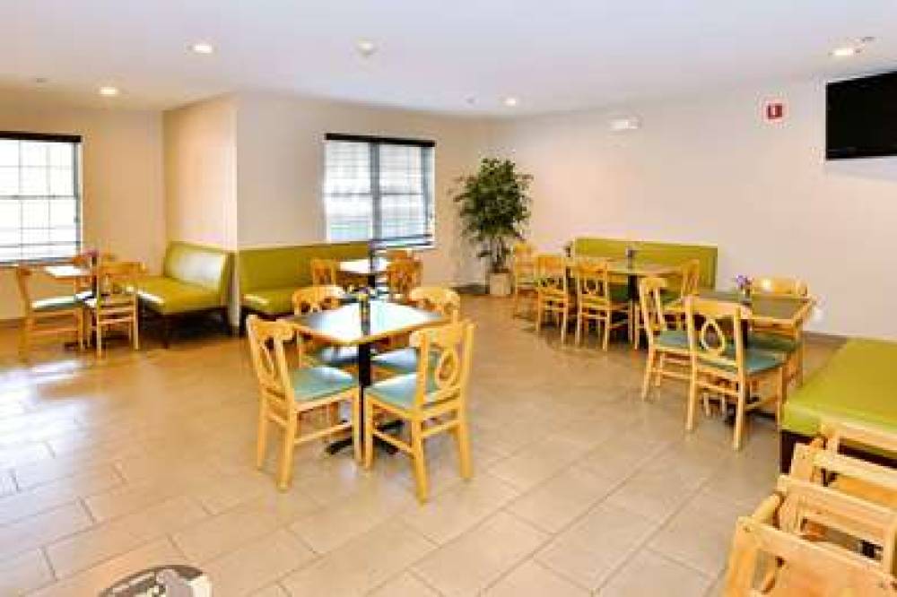 Country Inn & Suites By Carlson, Mount Morris, NY 7