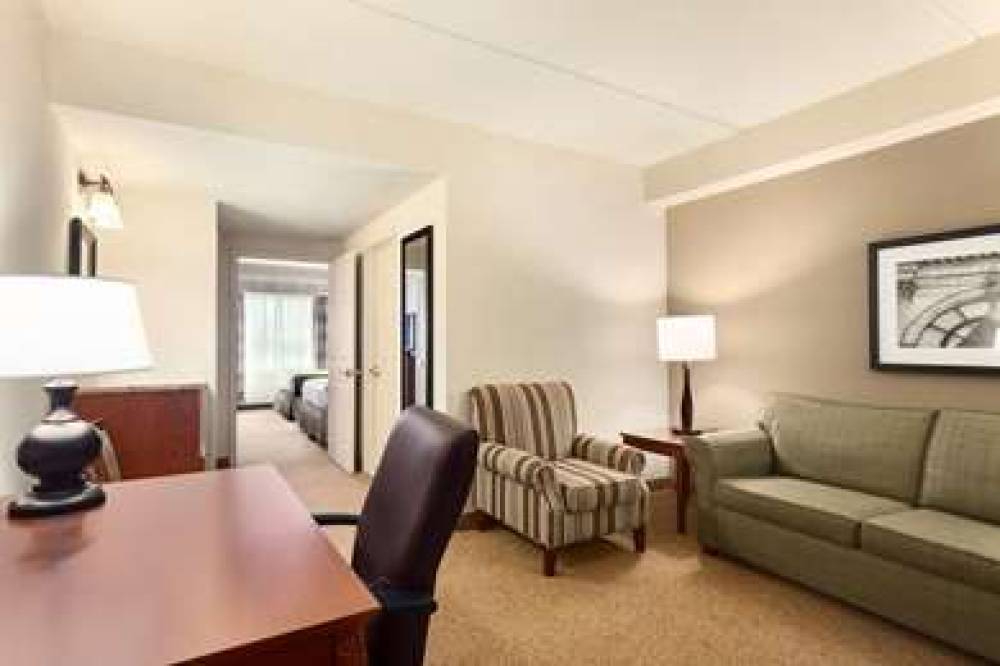 Country Inn & Suites By Radisson, Buffalo South I-90, NY 10