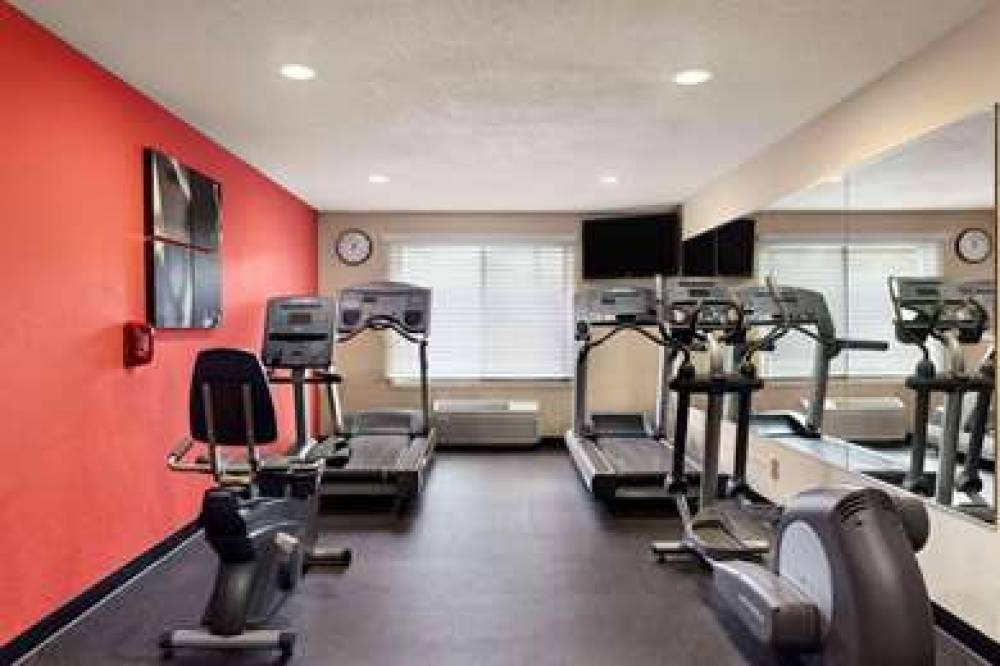 Country Inn & Suites By Radisson, Coon Rapids, MN 9