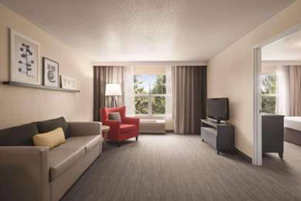 Country Inn & Suites By Radisson, Cottage Grove, MN 5