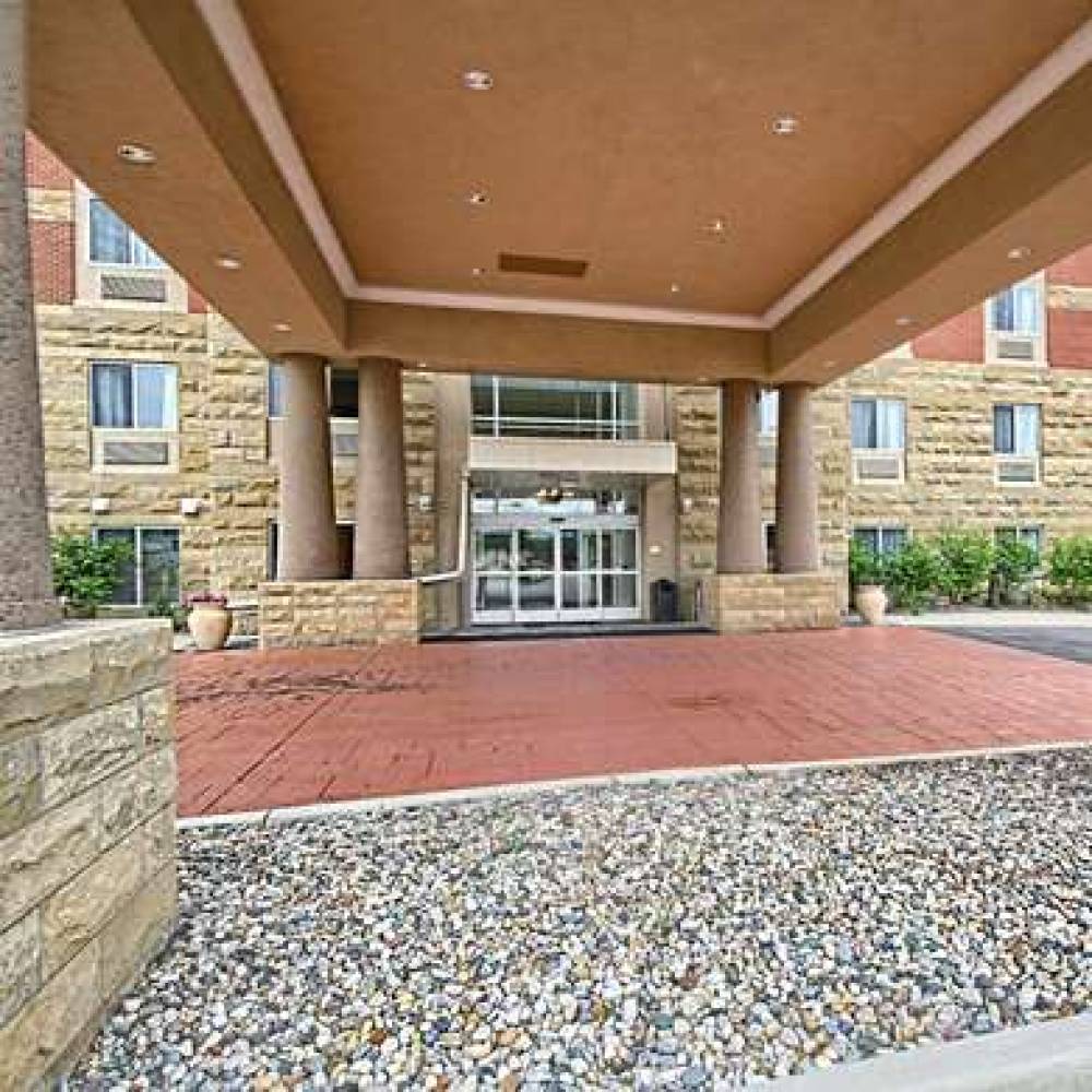 Country Inn & Suites By Radisson, Dearborn, MI 1