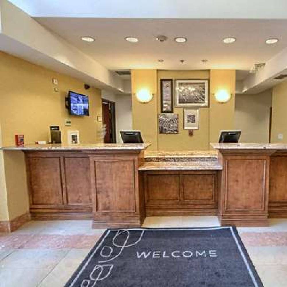 Country Inn & Suites By Radisson, Dearborn, MI 8