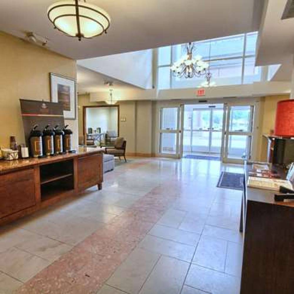 Country Inn & Suites By Radisson, Dearborn, MI 3