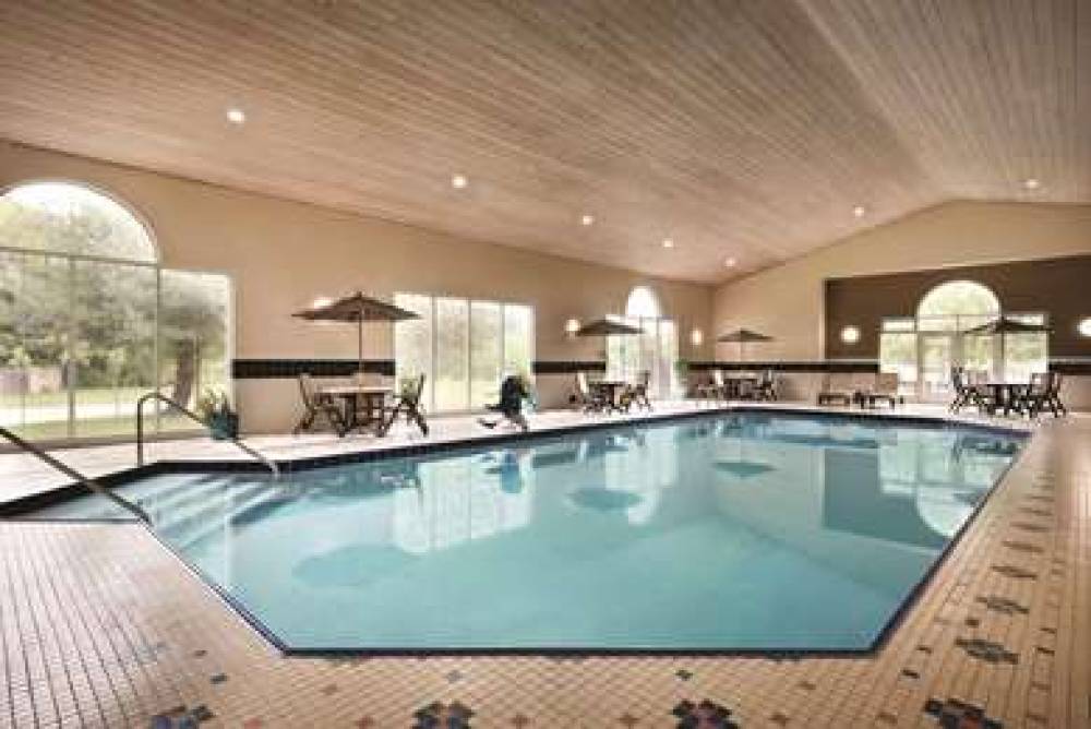 Country Inn & Suites By Radisson, Des Moines West, IA 10