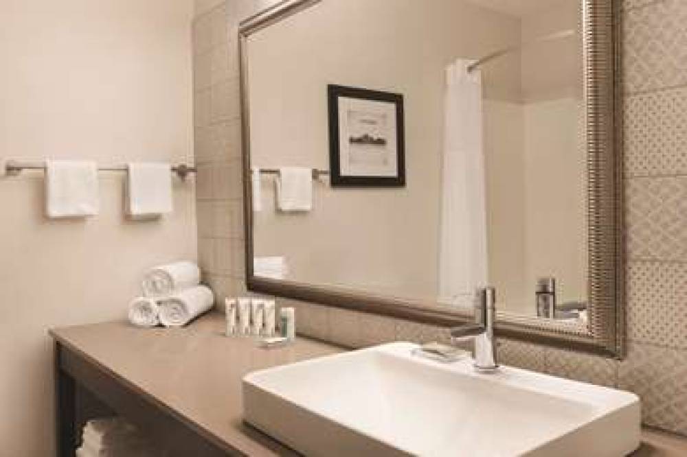 Country Inn & Suites By Radisson, Green Bay North, WI 7