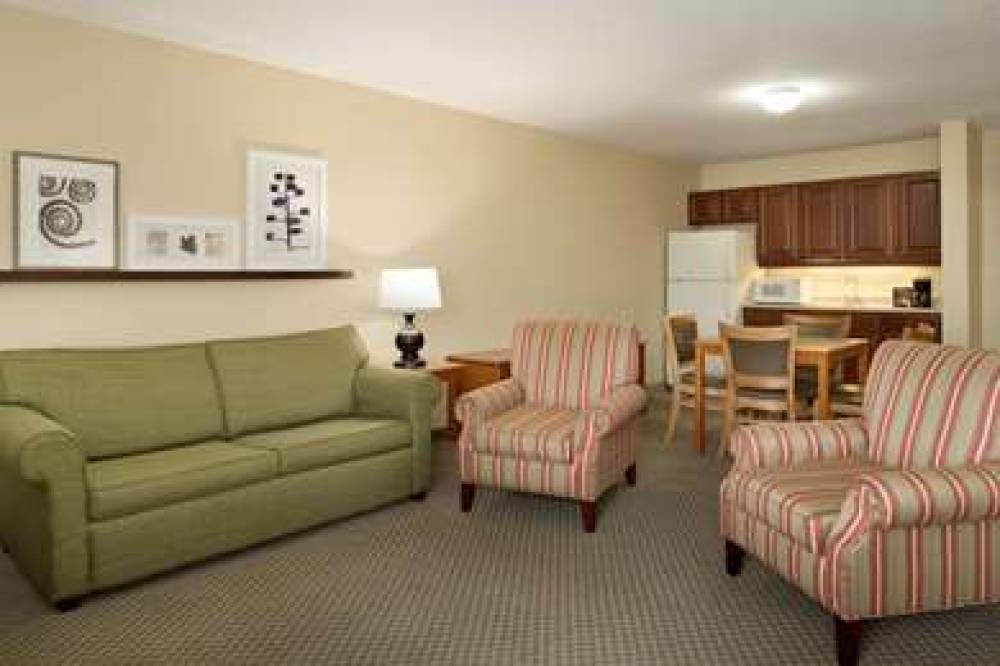 Country Inn & Suites By Radisson, Grinnell, IA 6