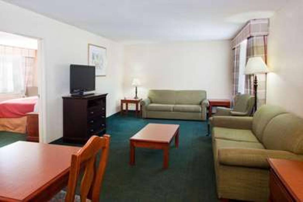 Country Inn & Suites By Radisson, Hiram, GA 4