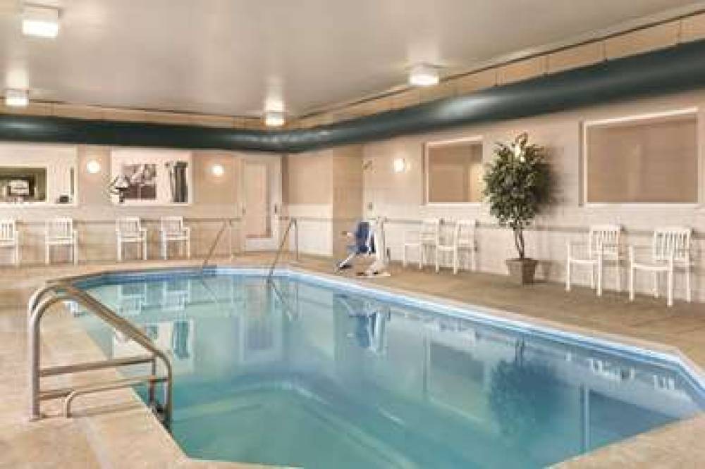 Country Inn & Suites By Radisson, Indianapolis Airport South, IN 8