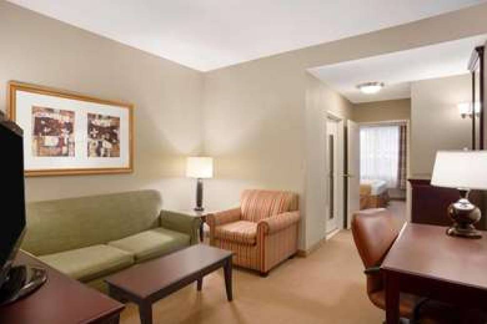 COUNTRY INN & SUITES BY RADISSON IT 5