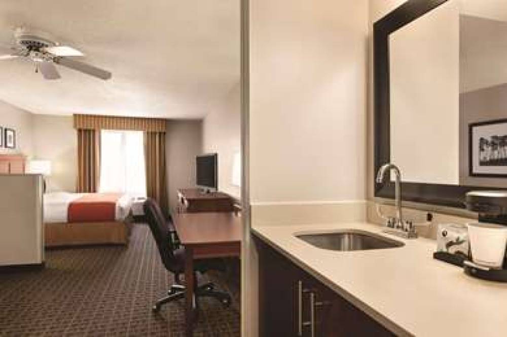 Country Inn & Suites By Radisson, Lawrenceville, GA 7