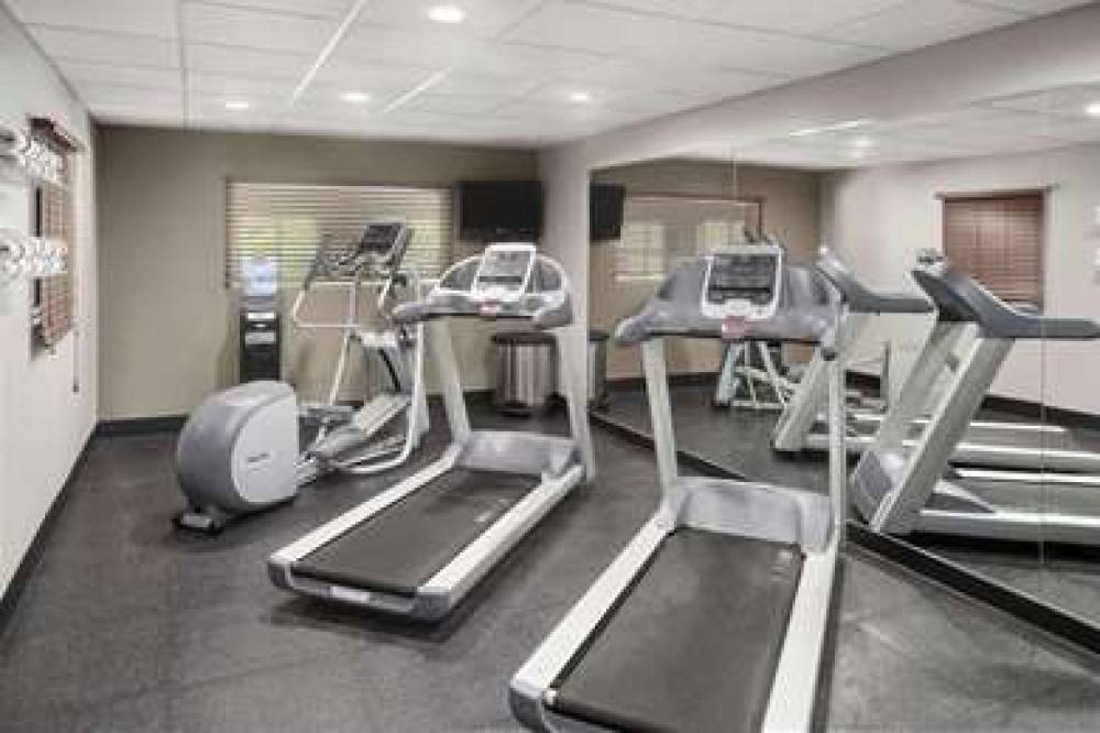 Country Inn & Suites By Radisson, Louisville South, KY 10