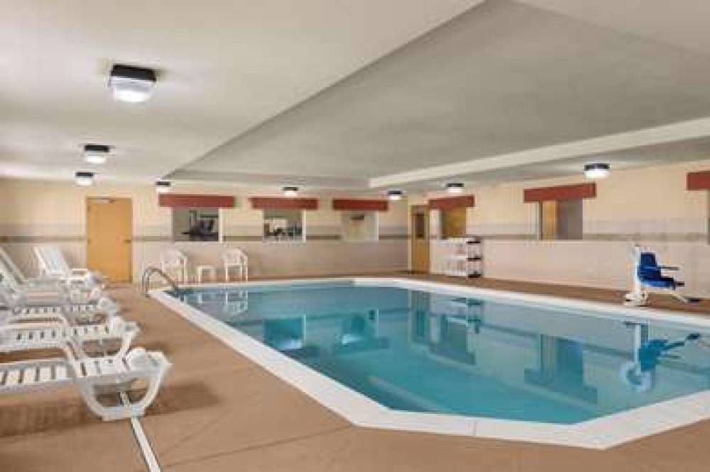 Country Inn & Suites By Radisson, Macon North, GA 7