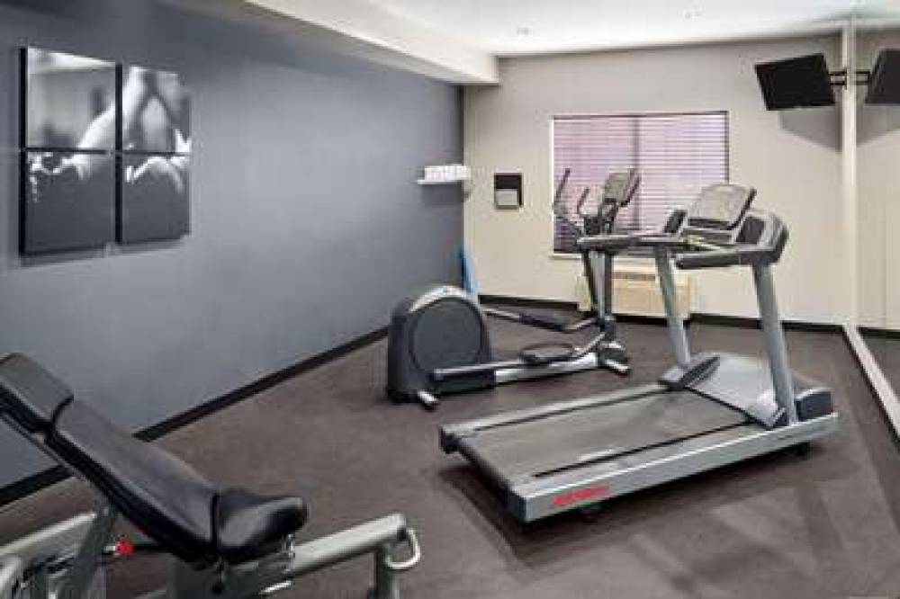 Country Inn & Suites By Radisson, Manteno, IL 7