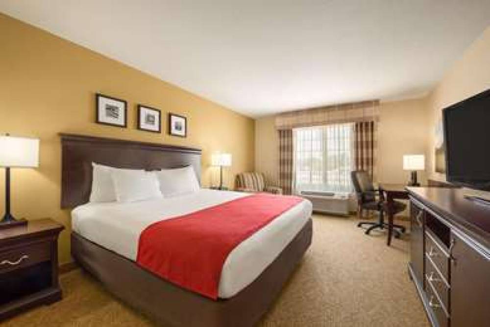 Country Inn & Suites By Radisson, Minot, ND 3