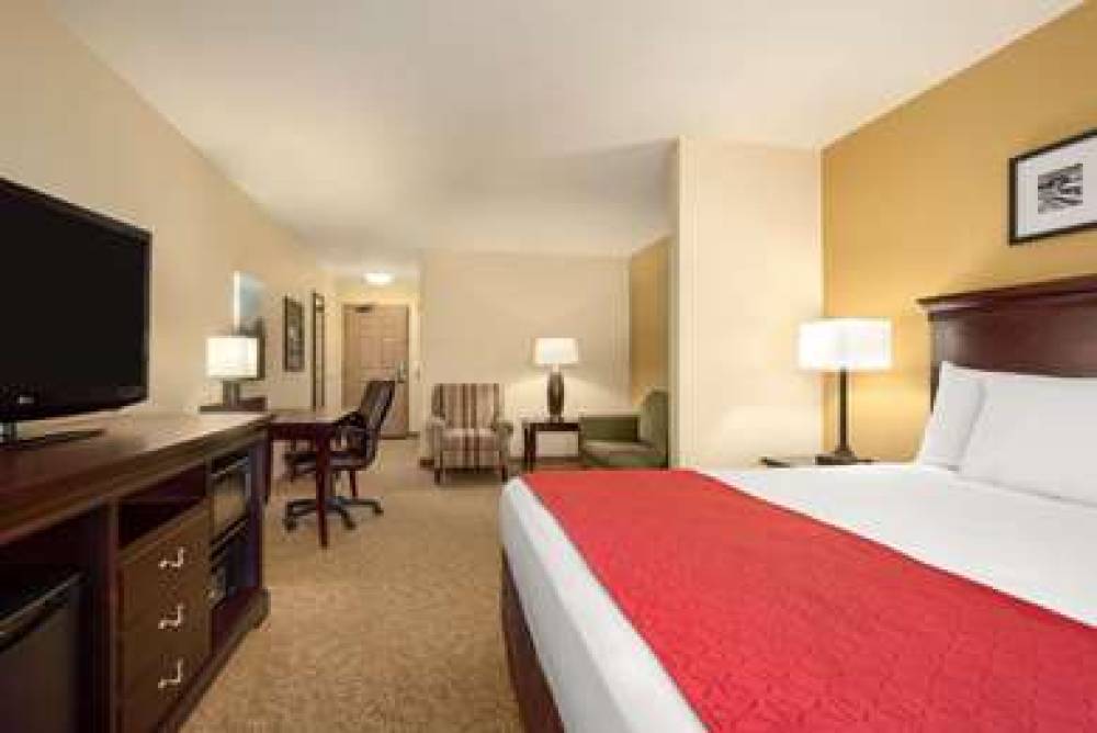 Country Inn & Suites By Radisson, Minot, ND 6