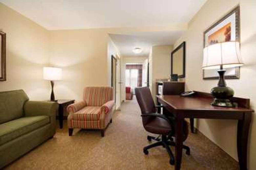 COUNTRY INN & SUITES BY RADISSON NO 6