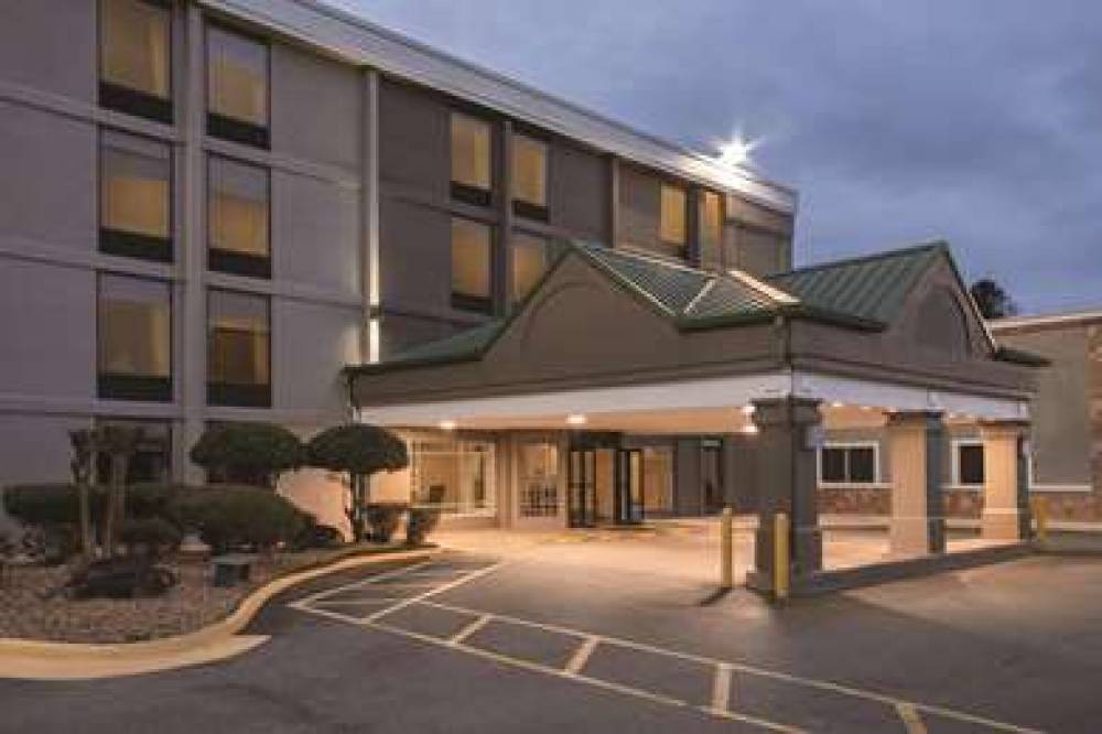 COUNTRY INN & SUITES BY RADISSON NO 1