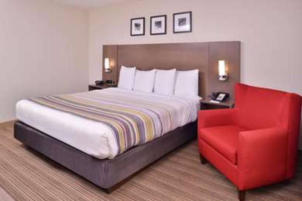 COUNTRY INN & SUITES BY RADISSON OM 8