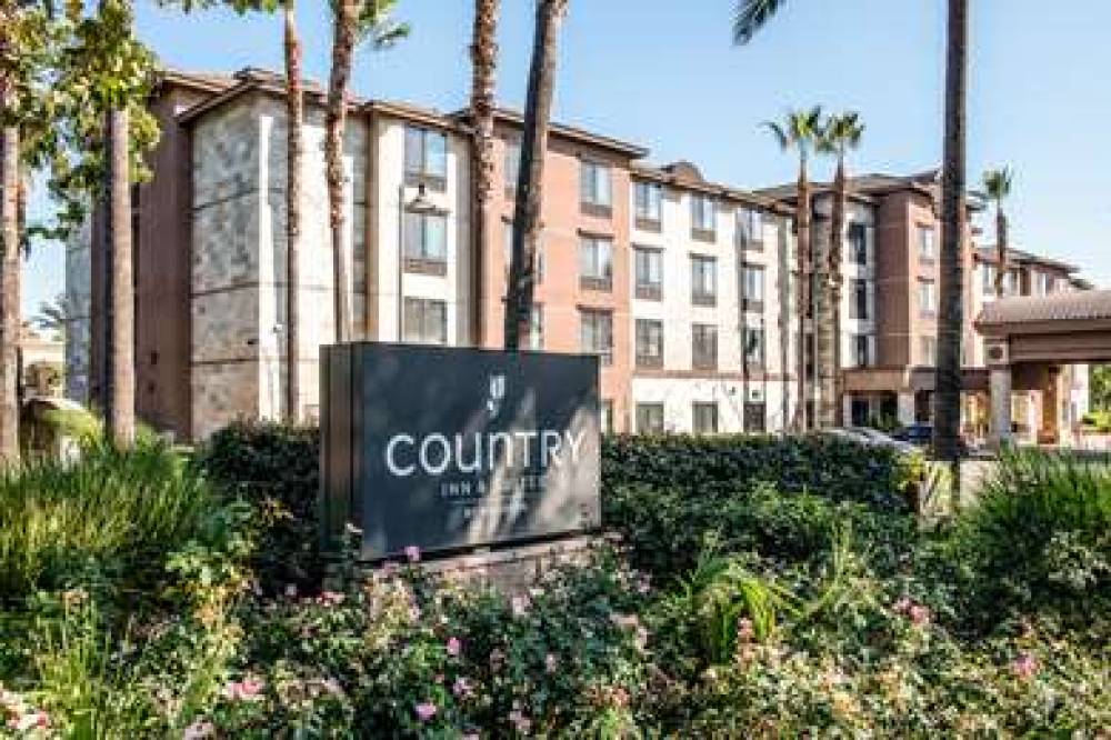 COUNTRY INN & SUITES BY RADISSON ON 6