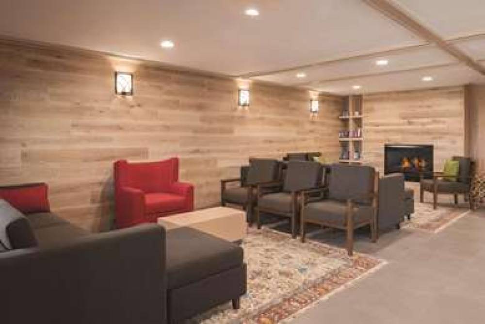 Country Inn & Suites By Radisson, Pella, IA 4