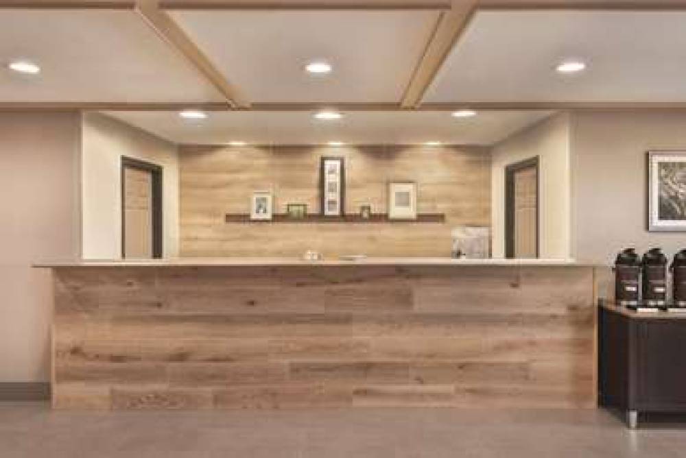 Country Inn & Suites By Radisson, Pella, IA 3