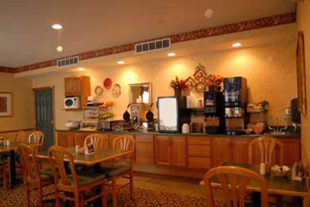 Country Inn & Suites By Radisson, Prairie Du Chien, WI 9